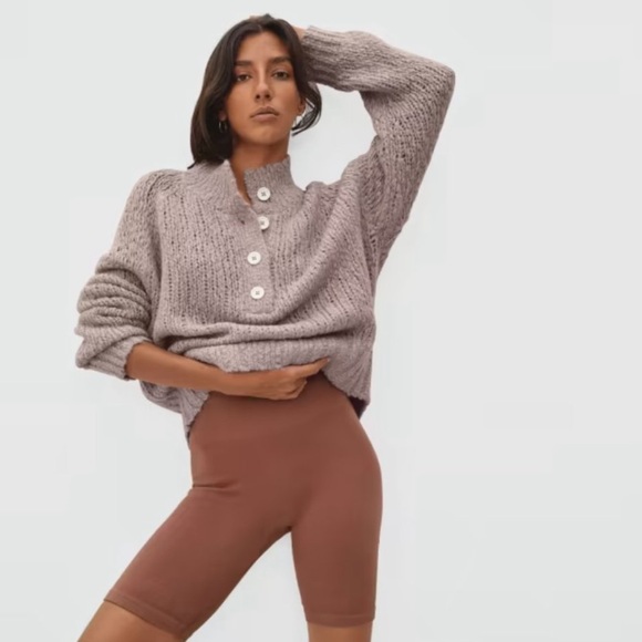 Everlane Sweaters - Everlane Lofty Knit Wool Henley in Burnt Sugar Size M